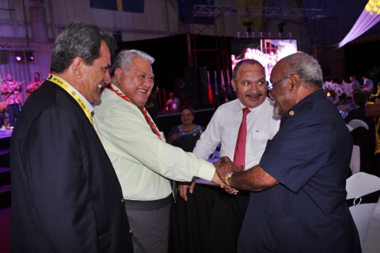 PM Tuilaepa meets Michael Somare with Peter O'Neill onside